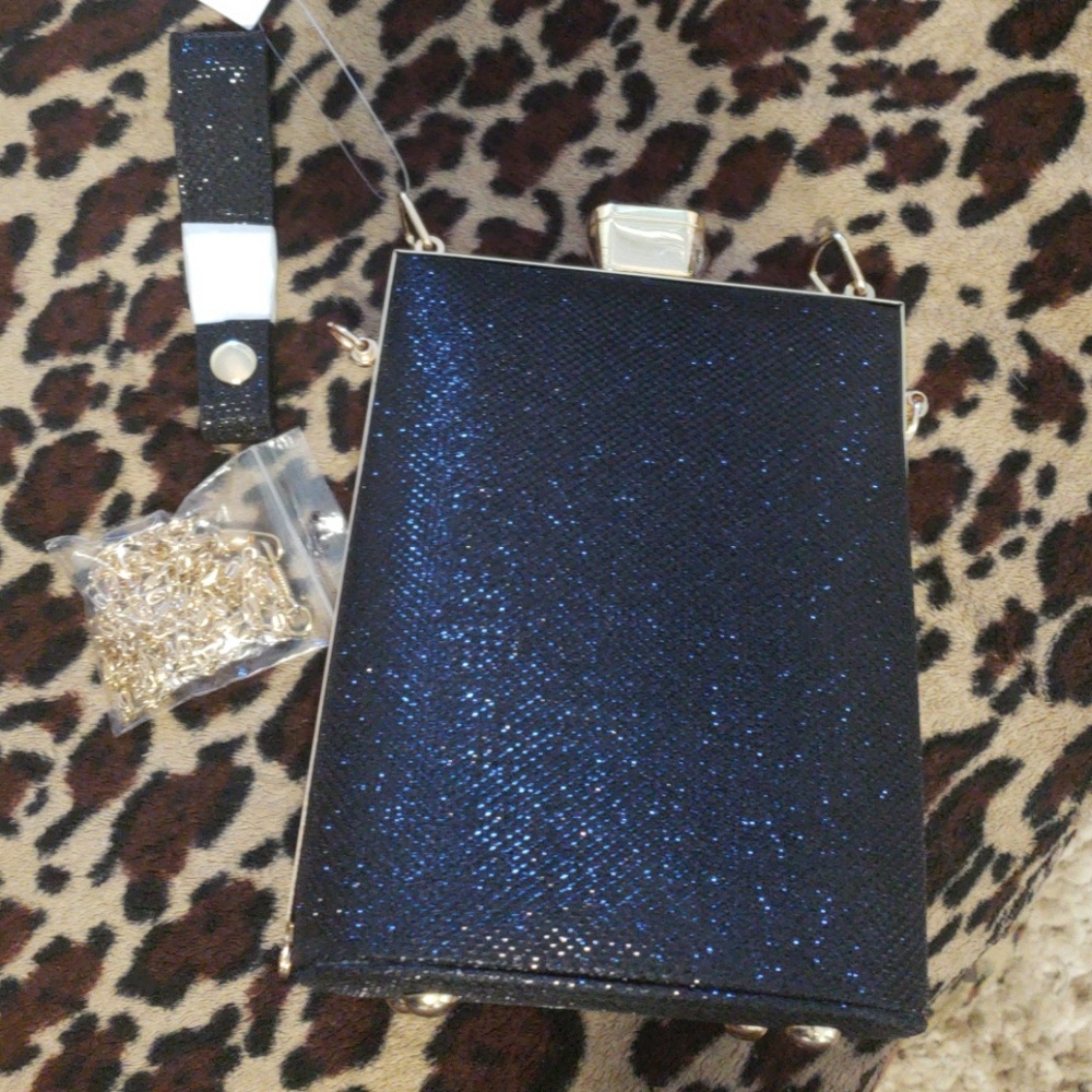 Amilia's Alessia Black and Gold.